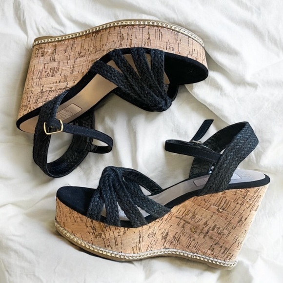 black sandals Wedges - Picture 1 of 4